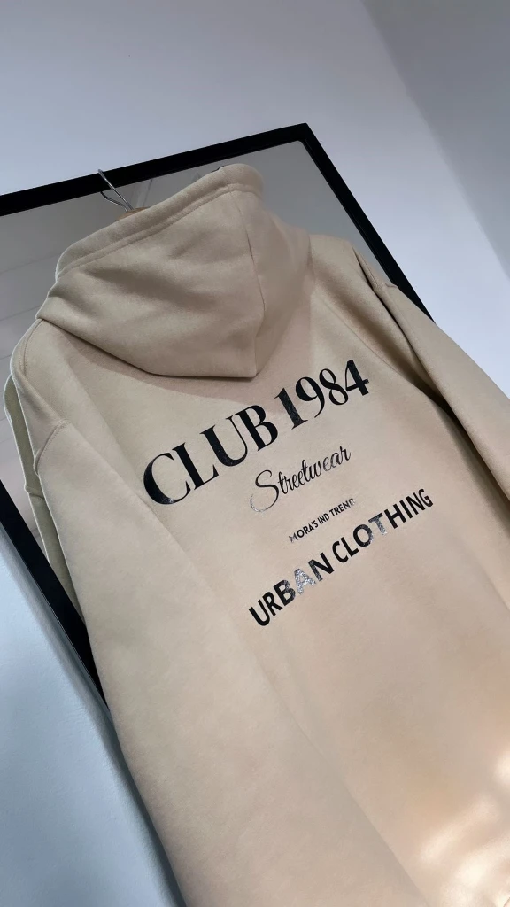 8E447768-02C5-4BAE-A87A-0C4501A4A801 Buzo Canguro Hoodie Club 1984 (Calidad Premium-UNISEX)