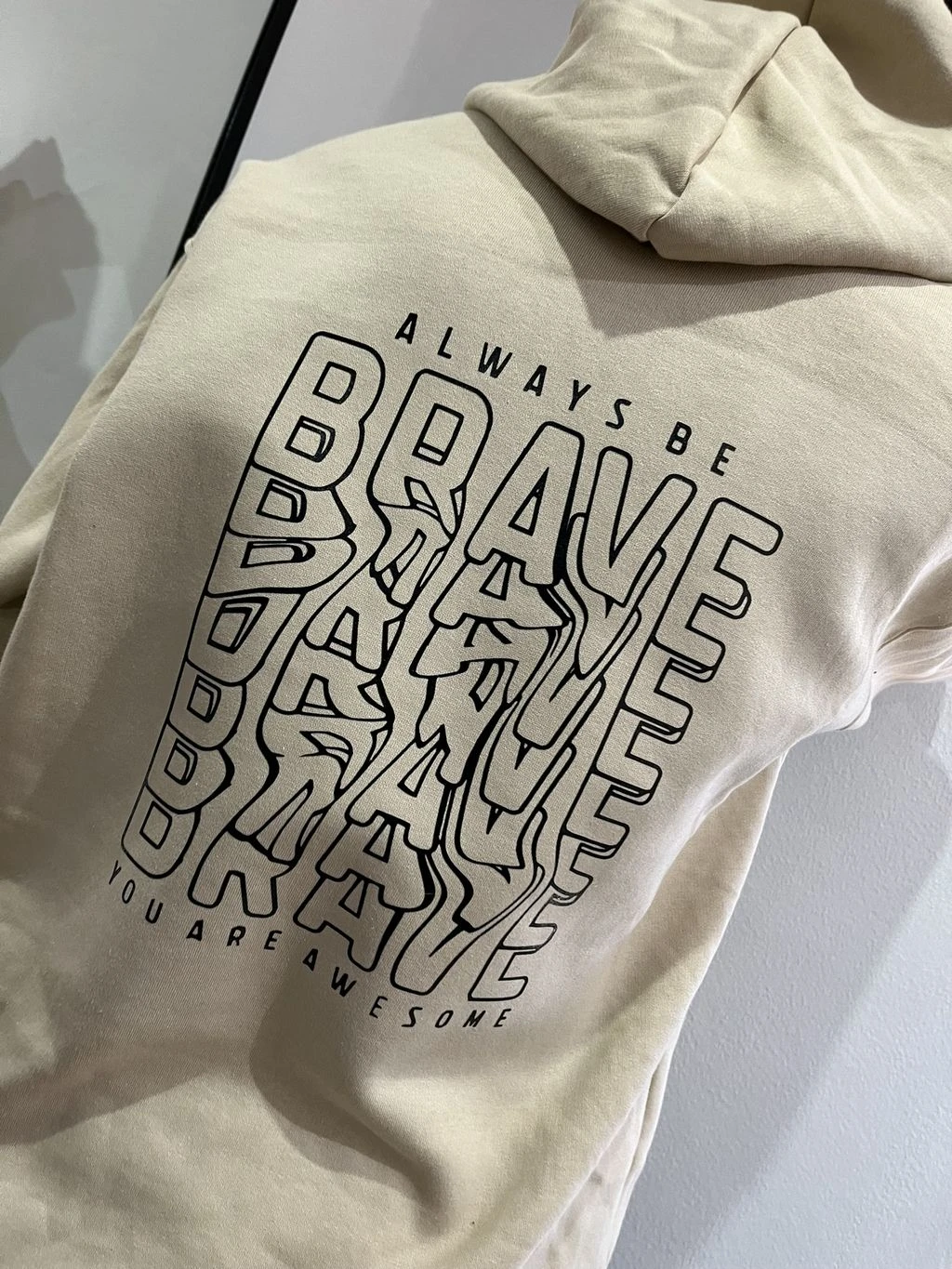 Buzo Canguro Hoodie Brave (Calidad Premium-Unisex)