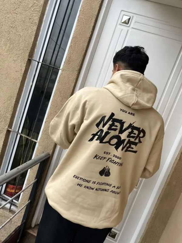 Buzo Canguro Hoodie Never Alone (Calidad Premium-UNISEX)