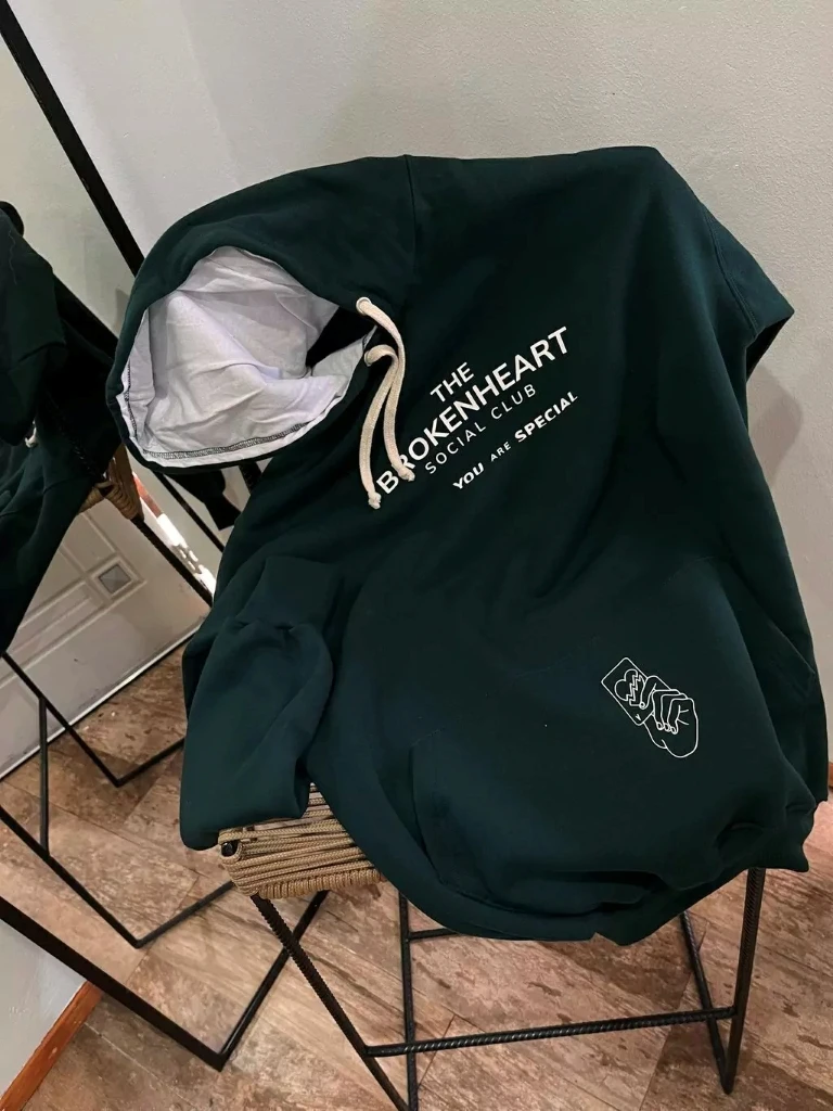 Buzo Canguro Hoodie The Brokenheart (Calidad Premium-Unisex)