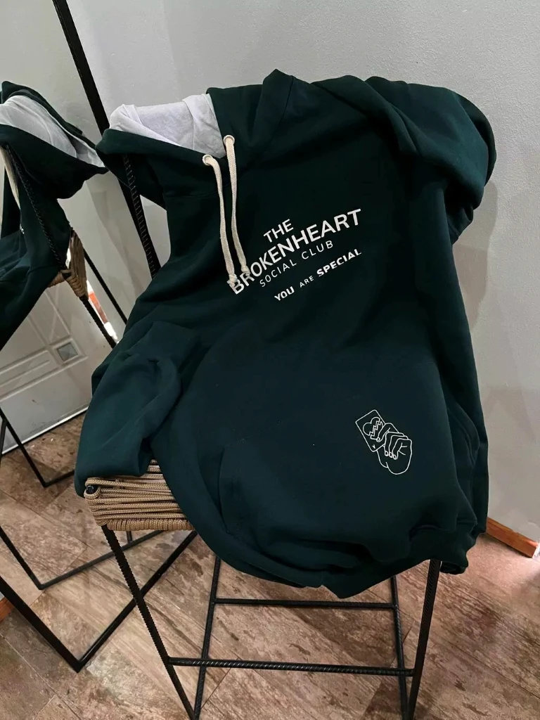 img0152-63d5d79d4726fddf3917132162241605-1024-1024 Buzo Canguro Hoodie The Brokenheart (Calidad Premium-Unisex)