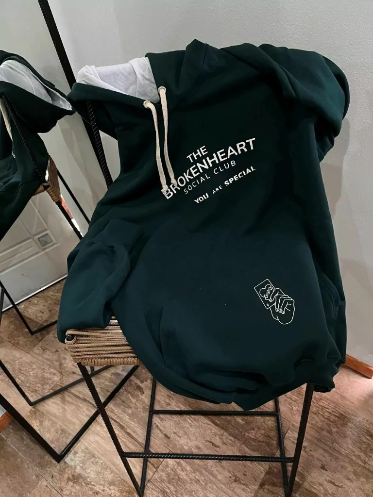 Buzo Canguro Hoodie The Brokenheart (Calidad Premium-Unisex)