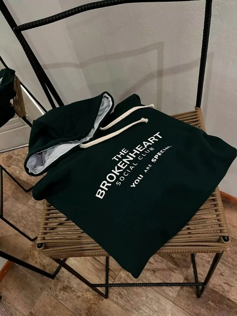 Buzo Canguro Hoodie The Brokenheart (Calidad Premium-Unisex)