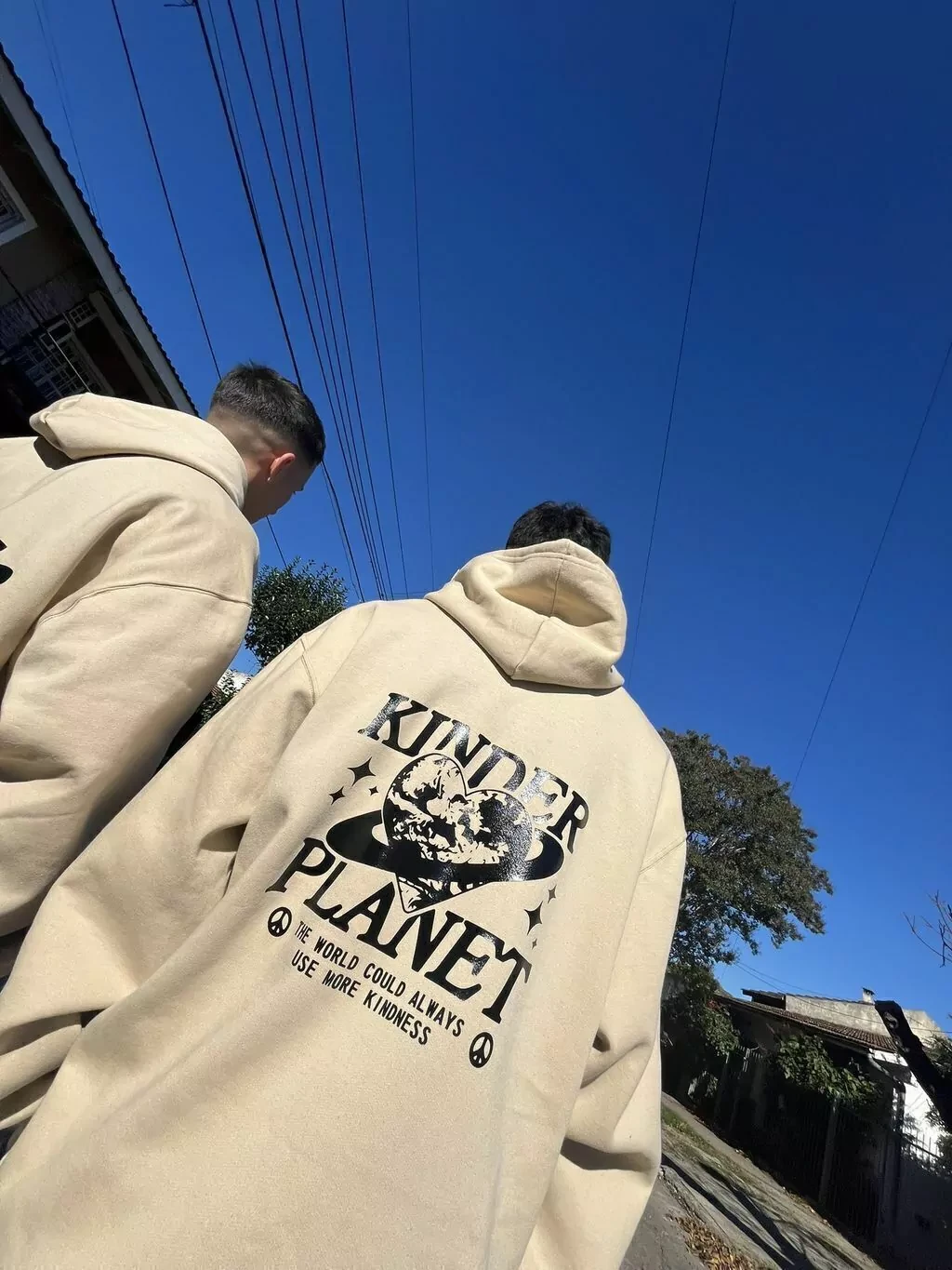 Buzo Canguro Hoodie Kinder Planet (Calidad Premium-Unisex)