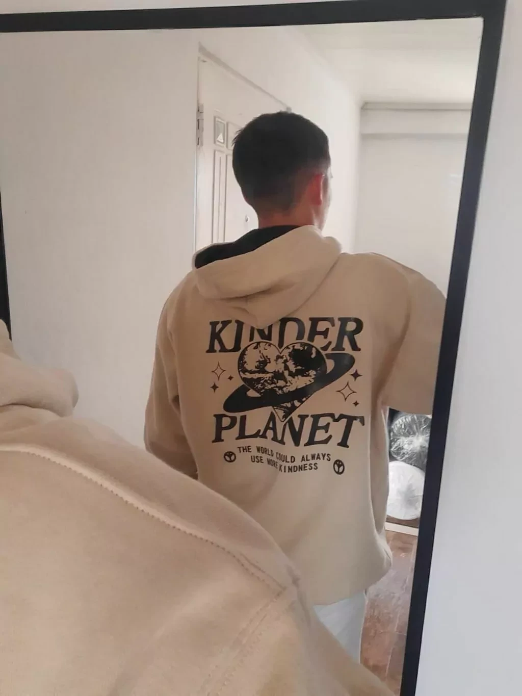 Buzo Canguro Hoodie Kinder Planet (Calidad Premium-Unisex)