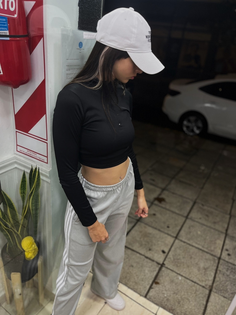 Remera Manga Larga c/cierre