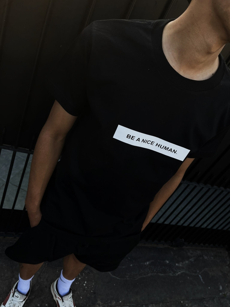 IMG5853 Remera Be A Nice Human (ALG-H)