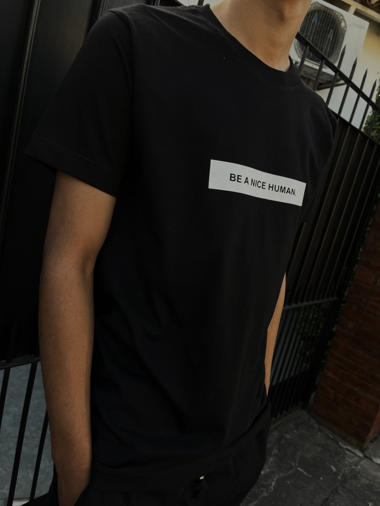 IMG5856 Remera Be A Nice Human (ALG-H)