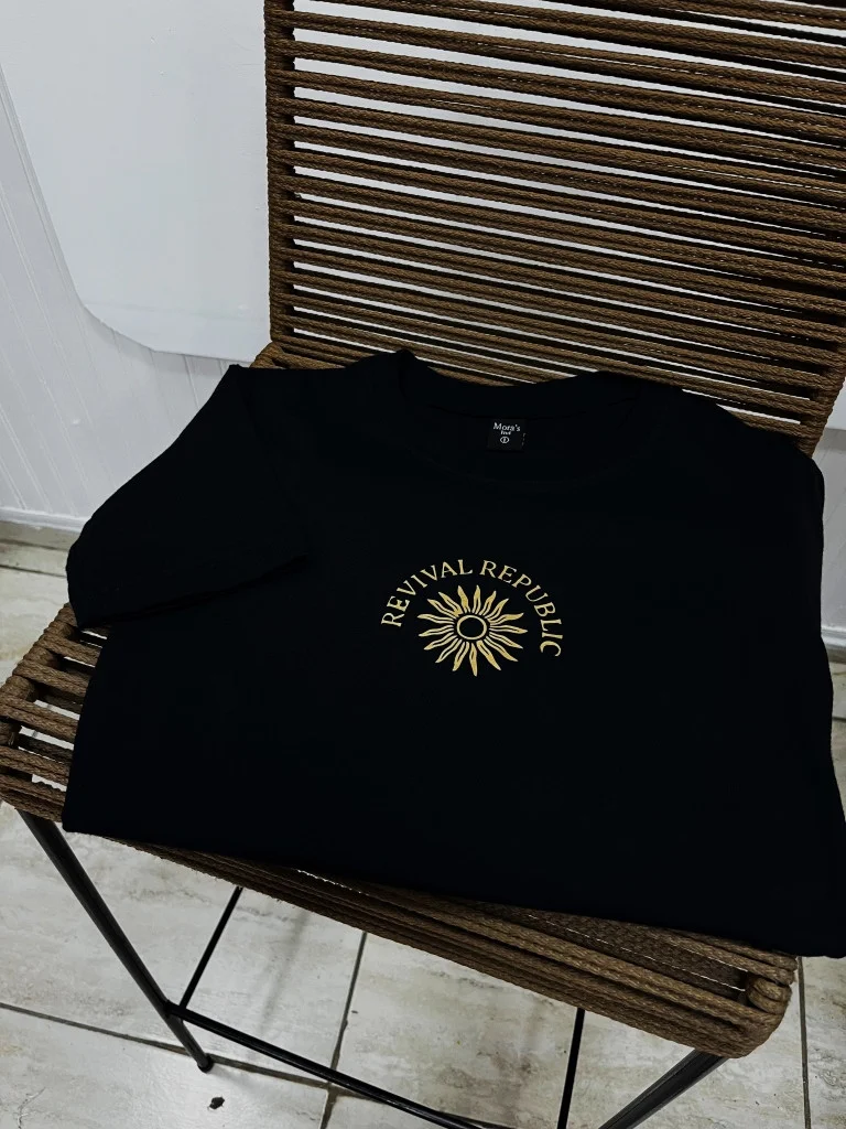 Remera Revival Republic (ALG-D)