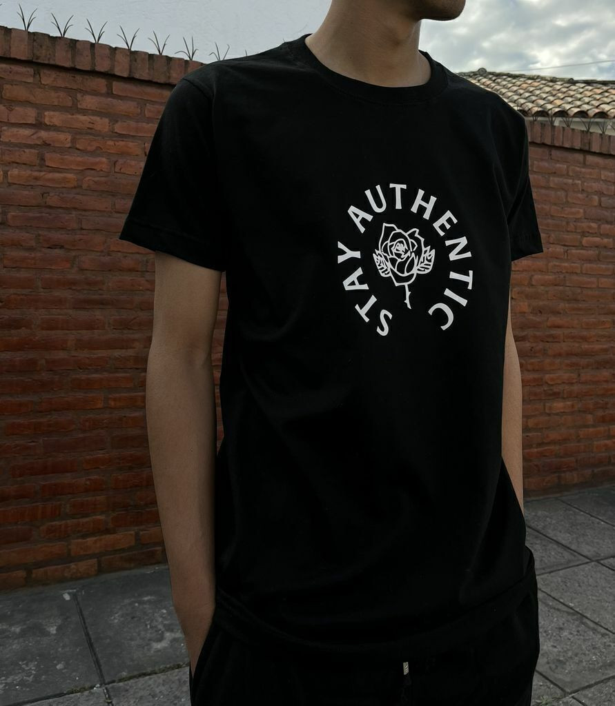Remera Stay Authentic (ALG-H)