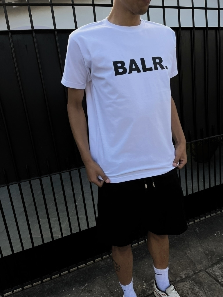 img5886-dfc98fdc961e16a52817418776852468-1024-1024 Remera BALR (ALG-H)