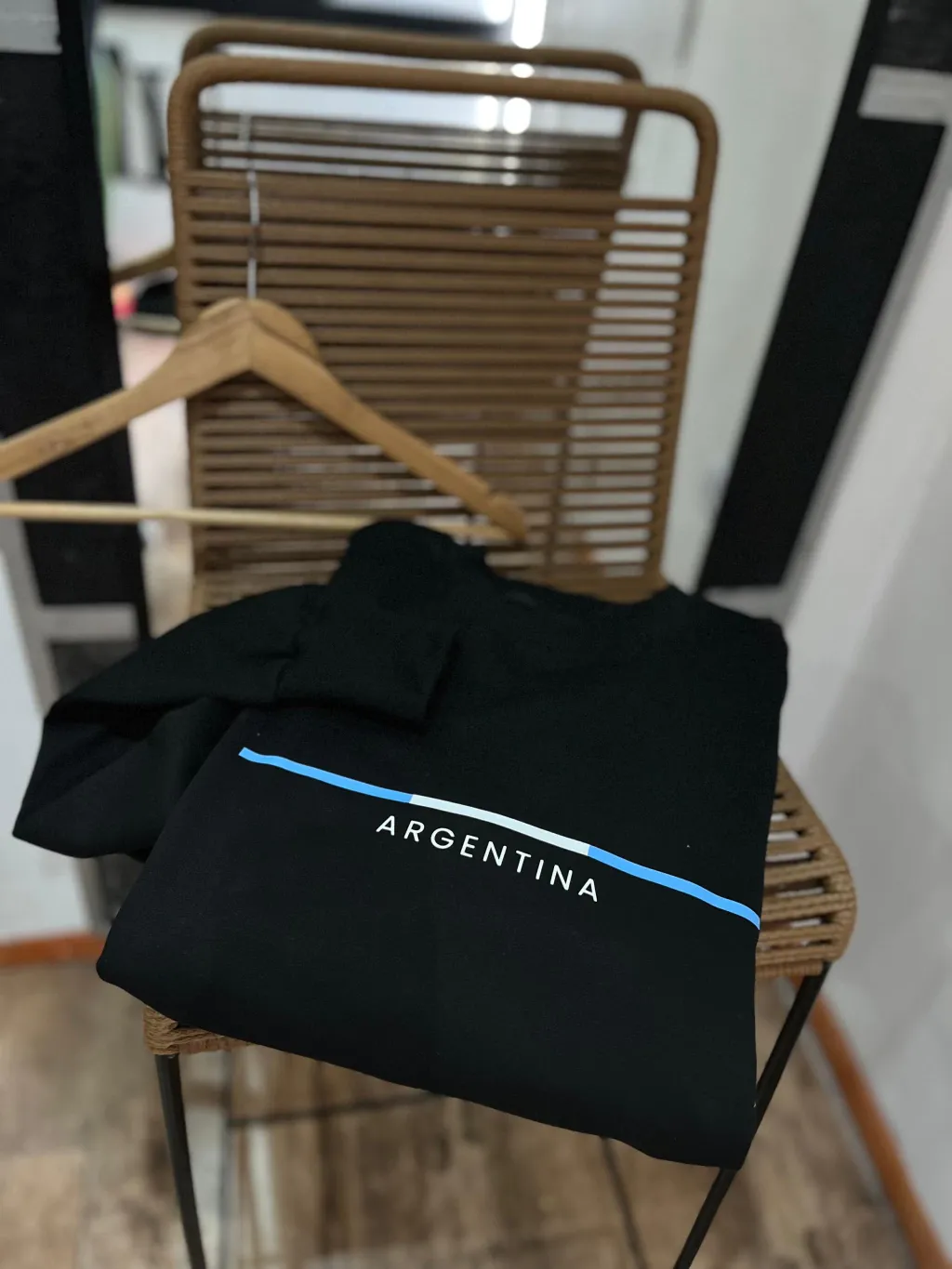ARGENTINA LINEAS CELESTE Y BLANCA MORAS IND